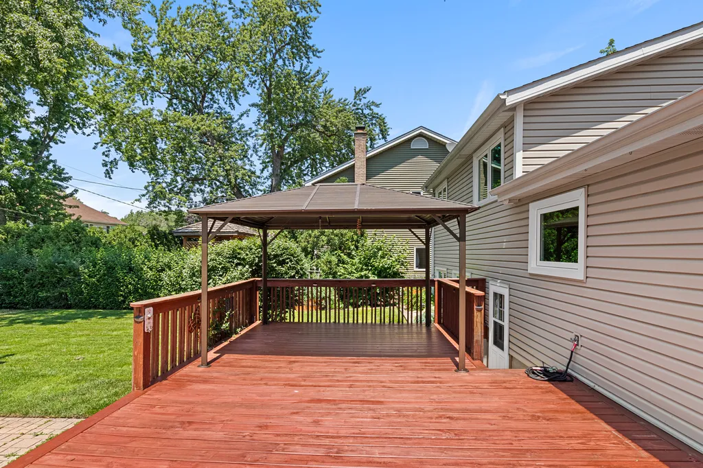 786 North Parker Street Elmhurst IL 60126