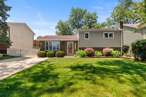 786 North Parker Street Elmhurst IL 60126