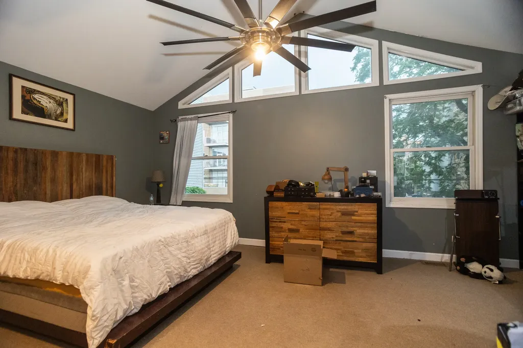 3512 North Bosworth Avenue Chicago IL 60657