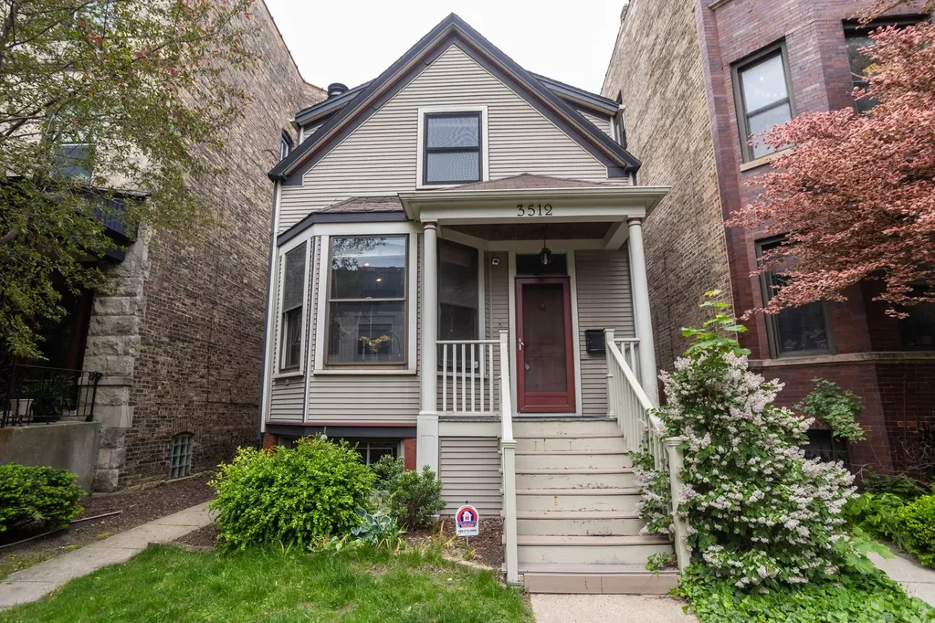 3512 North Bosworth Avenue Chicago IL 60657