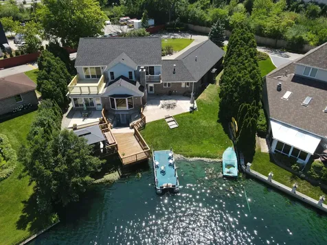 9682 Reding Circle Des Plaines IL 60016