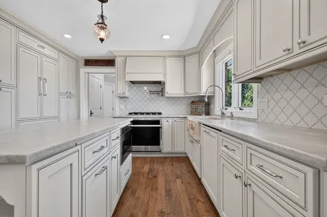 9682 Reding Circle Des Plaines IL 60016