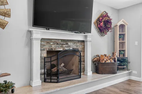 9682 Reding Circle Des Plaines IL 60016