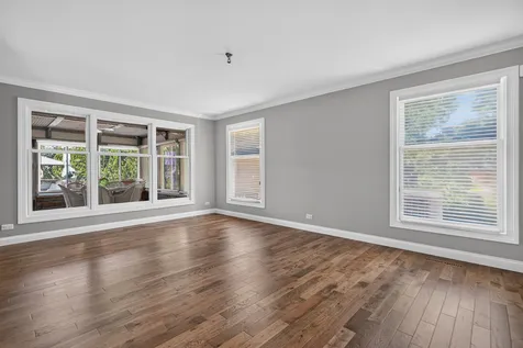 9682 Reding Circle Des Plaines IL 60016