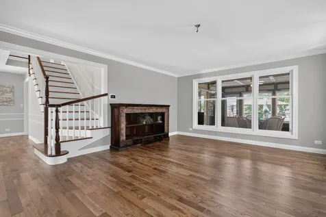 9682 Reding Circle Des Plaines IL 60016