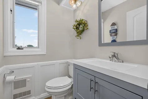 9682 Reding Circle Des Plaines IL 60016