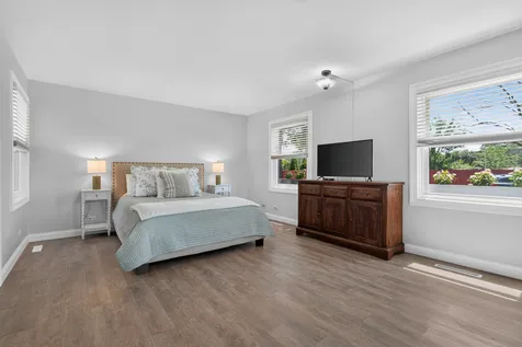 9682 Reding Circle Des Plaines IL 60016