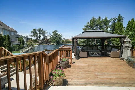 9682 Reding Circle Des Plaines IL 60016