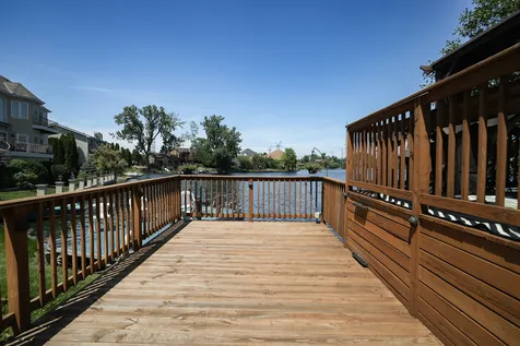 9682 Reding Circle Des Plaines IL 60016