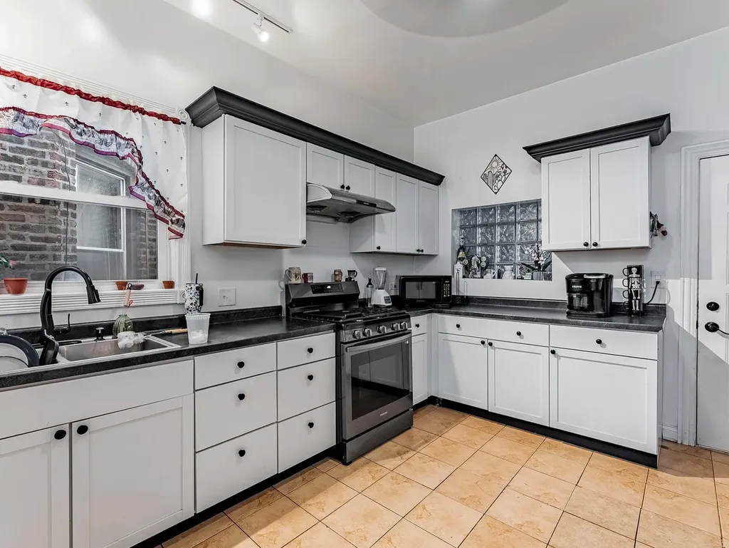1140 North Ridgeway Avenue Chicago IL 60651