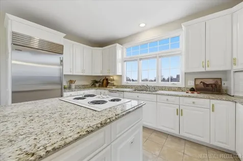 10N800 Highland Trail Hampshire IL 60140