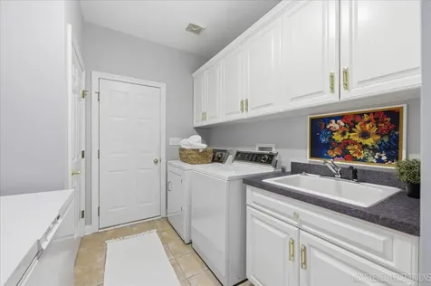 10N800 Highland Trail Hampshire IL 60140