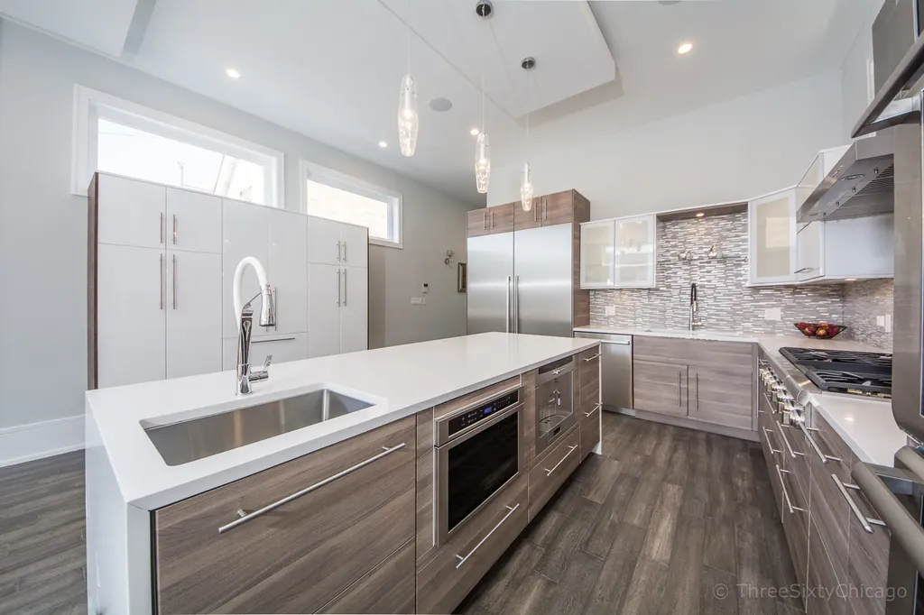 2125 West Erie Street Chicago IL 60612
