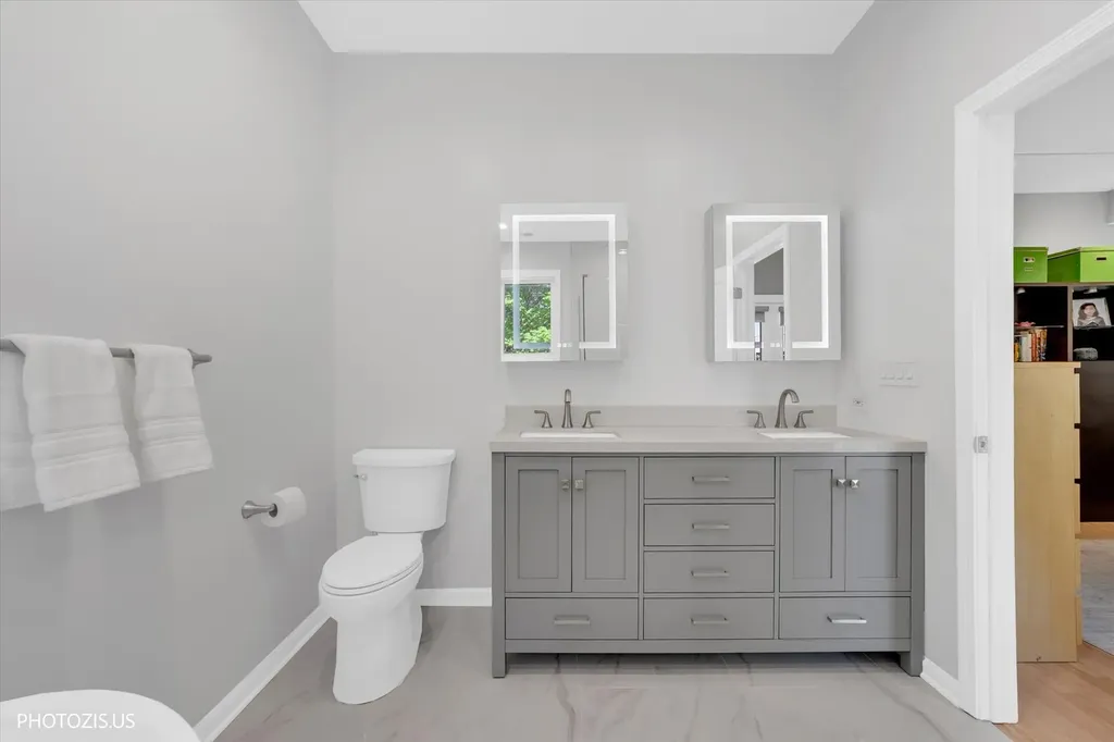 2919 North Southport Avenue Chicago IL 60657