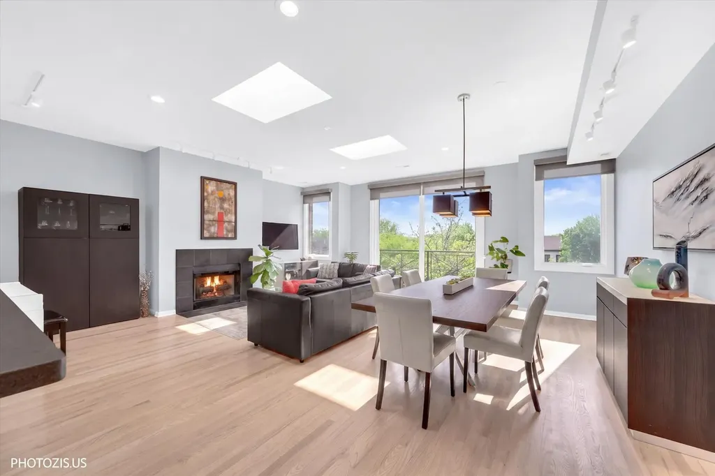2919 North Southport Avenue Chicago IL 60657