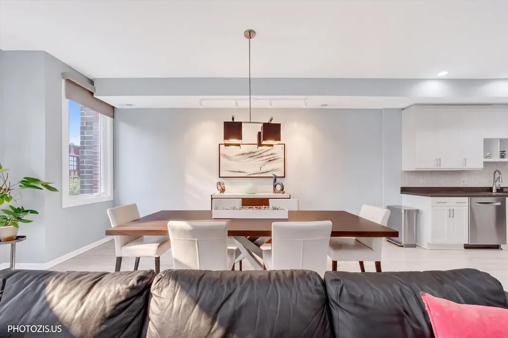 2919 North Southport Avenue Chicago IL 60657