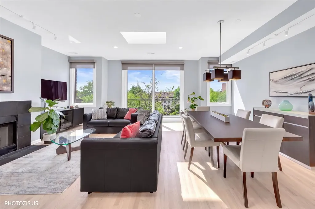 2919 North Southport Avenue Chicago IL 60657