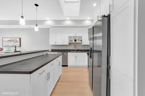 2919 North Southport Avenue Chicago IL 60657
