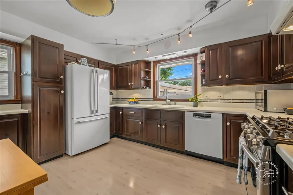 129 South Hudson Street Westmont IL 60559