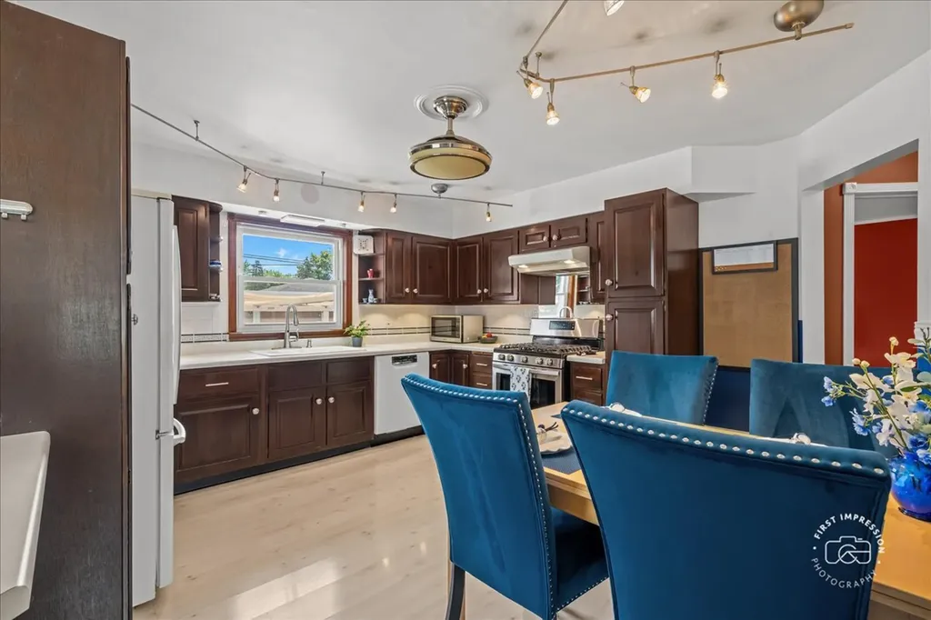 129 South Hudson Street Westmont IL 60559