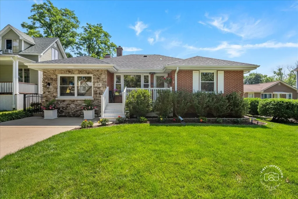 129 South Hudson Street Westmont IL 60559