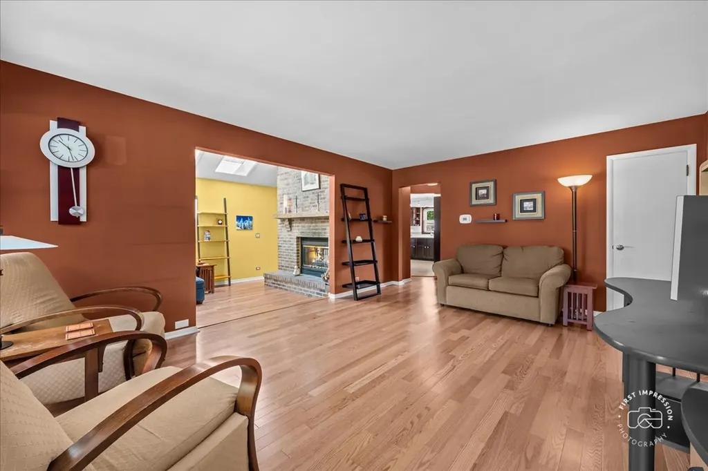129 South Hudson Street Westmont IL 60559