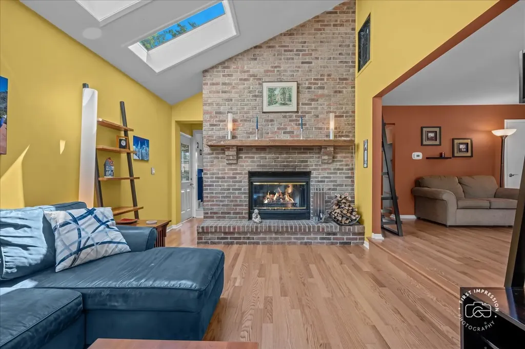 129 South Hudson Street Westmont IL 60559