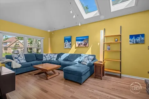 129 South Hudson Street Westmont IL 60559