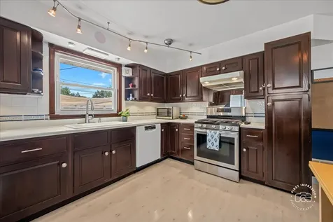 129 South Hudson Street Westmont IL 60559