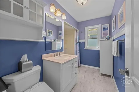 129 South Hudson Street Westmont IL 60559