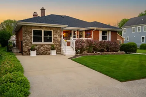 129 South Hudson Street Westmont IL 60559