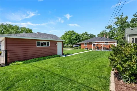 129 South Hudson Street Westmont IL 60559