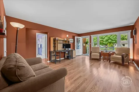 129 South Hudson Street Westmont IL 60559