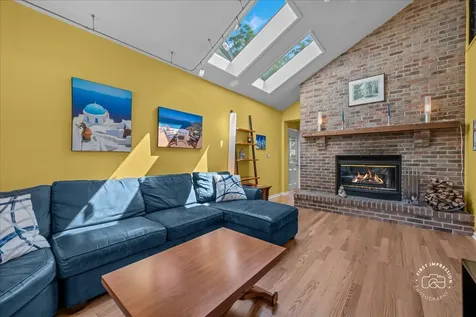 129 South Hudson Street Westmont IL 60559