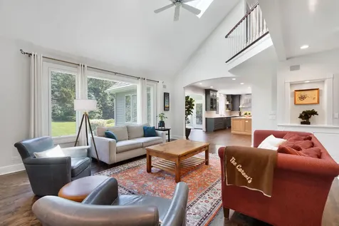 320 Camelot Lane Libertyville IL 60048
