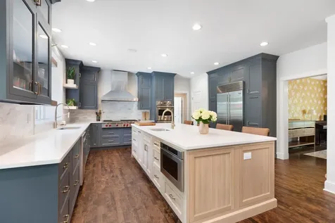 320 Camelot Lane Libertyville IL 60048