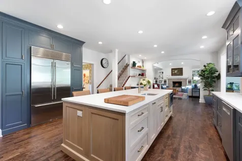320 Camelot Lane Libertyville IL 60048