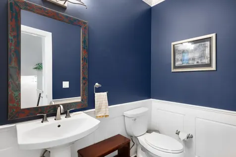 320 Camelot Lane Libertyville IL 60048