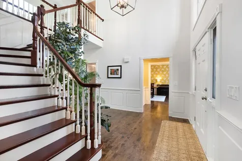 320 Camelot Lane Libertyville IL 60048