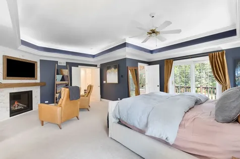 320 Camelot Lane Libertyville IL 60048