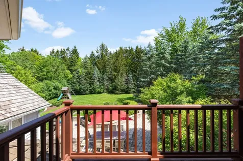 320 Camelot Lane Libertyville IL 60048