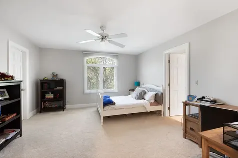 320 Camelot Lane Libertyville IL 60048