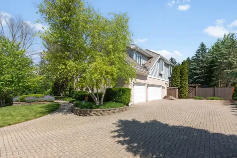 320 Camelot Lane Libertyville IL 60048