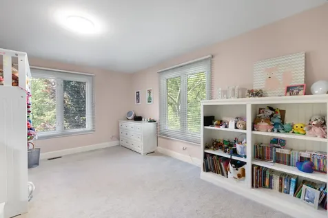 320 Camelot Lane Libertyville IL 60048