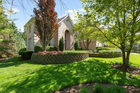 320 Camelot Lane Libertyville IL 60048