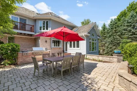 320 Camelot Lane Libertyville IL 60048
