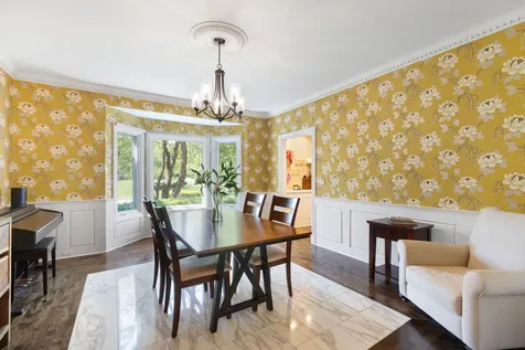 320 Camelot Lane Libertyville IL 60048