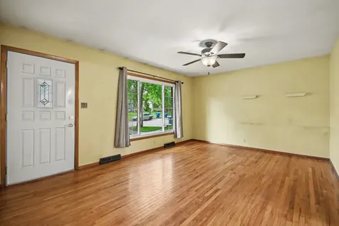 331 East Dresser Road Dekalb IL 60115