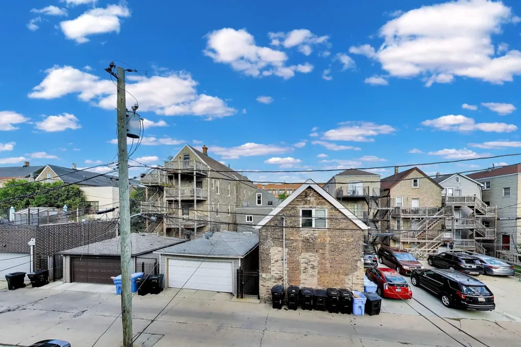 1422 North Noble Street Chicago IL 60642