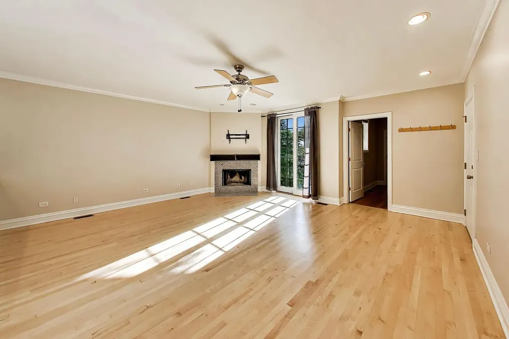 1422 North Noble Street Chicago IL 60642